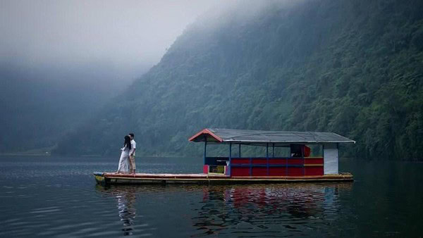 Wisata Telaga Menjer – Keindahan Danau Tersembunyi Dekat Dieng