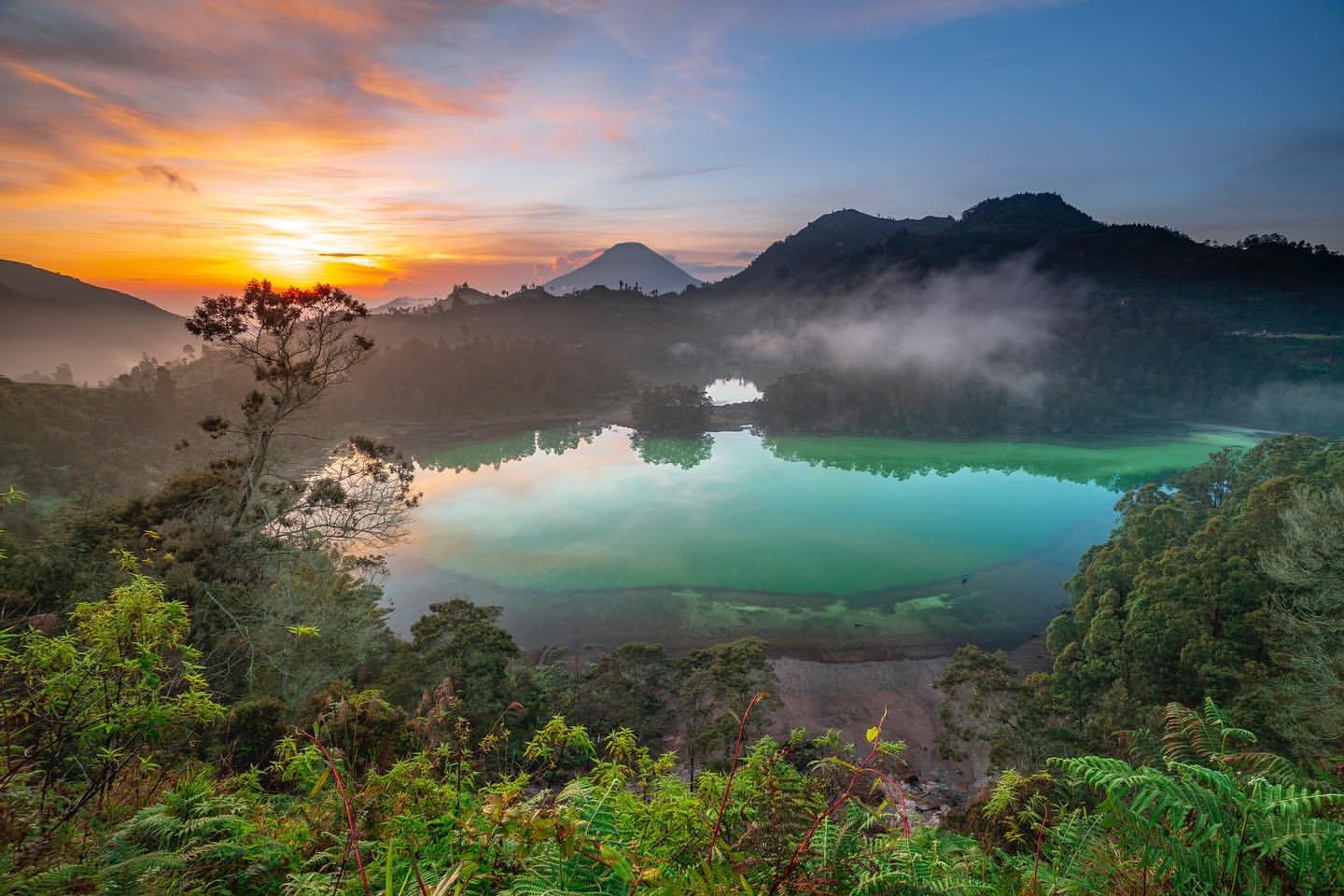 Telaga Warna Dieng: Keindahan Alam Penuh Misteri di Dataran Tinggi Wonosobo